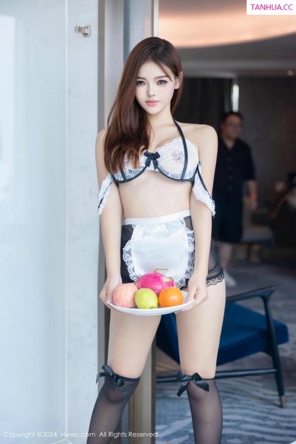   [XiuRen]高清写真图 2024.11.13 No.9439 余虞酱 黑丝美腿第6张图片